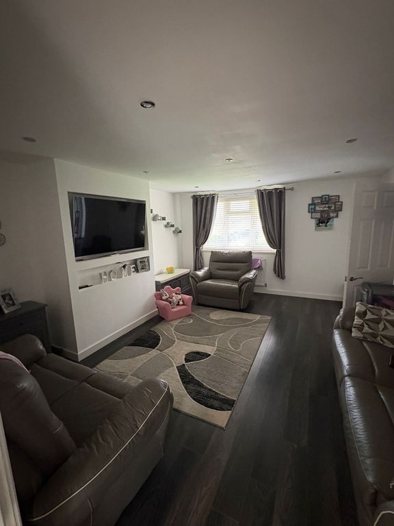 Property photo 2 of 18 39d57c8F-1B44-4Bf5-B38c-4E8c8Bca9B46