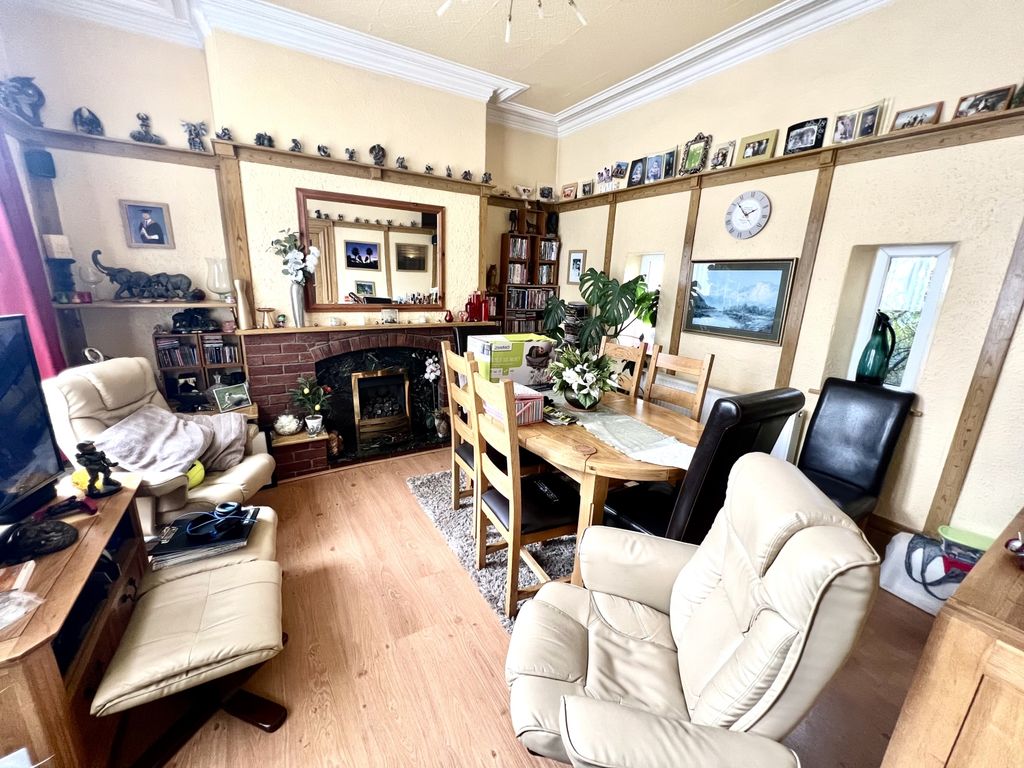 Property photo 3 of 10 79B1Fa42-D95F-4228-A36F-4Cbc5B171F37