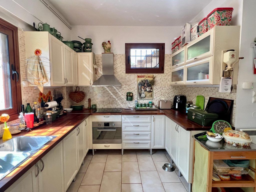 Property photo 3 of 35