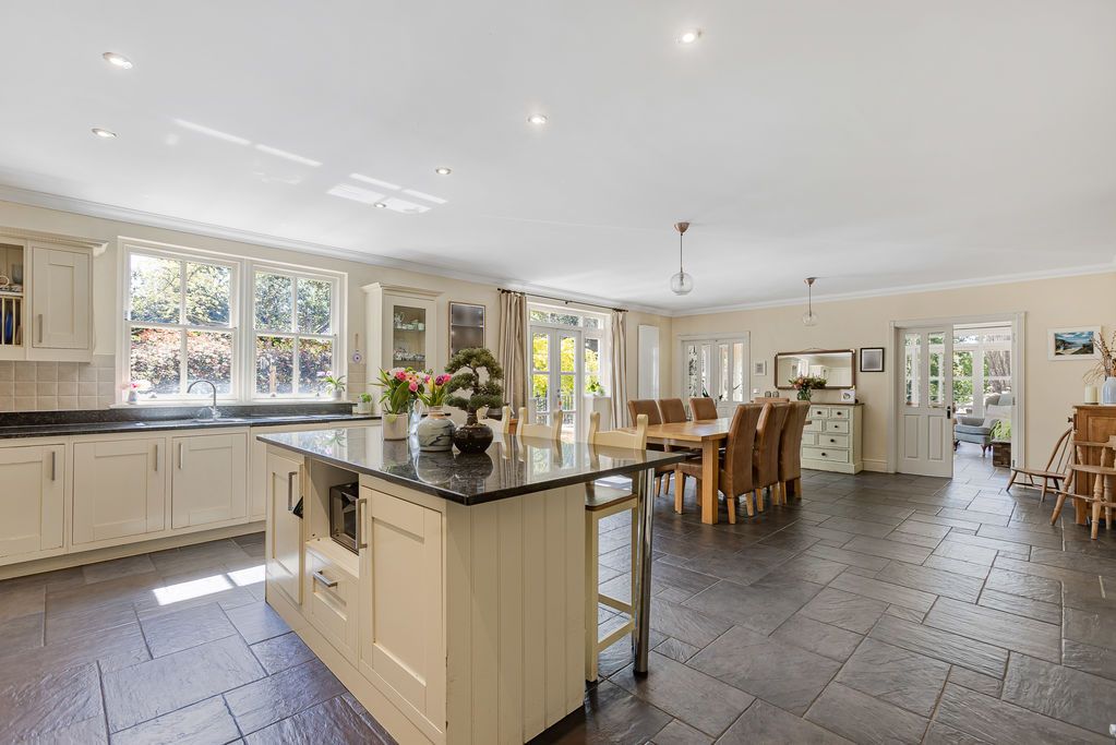 Additional image 4 of 6 bed detached house for saleNoahs Court Gardens, Hertford SG13