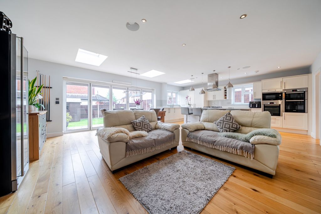 Property photo 3 of 21 1476896-21-6A2Af3...