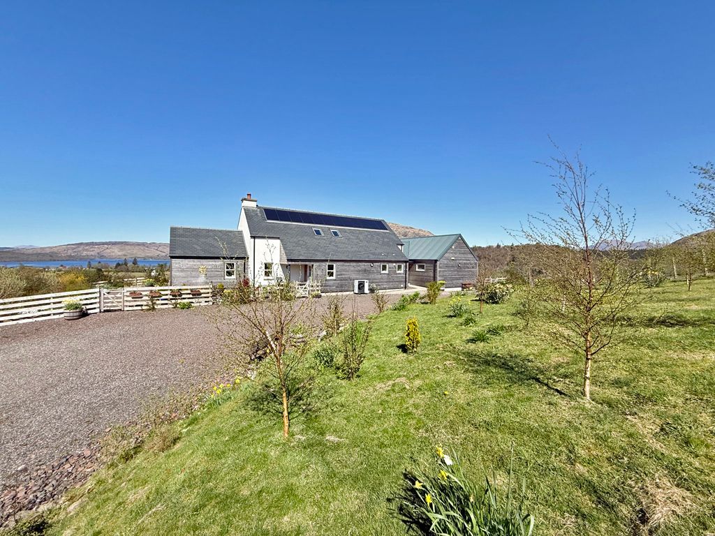 Property photo 2 of 109