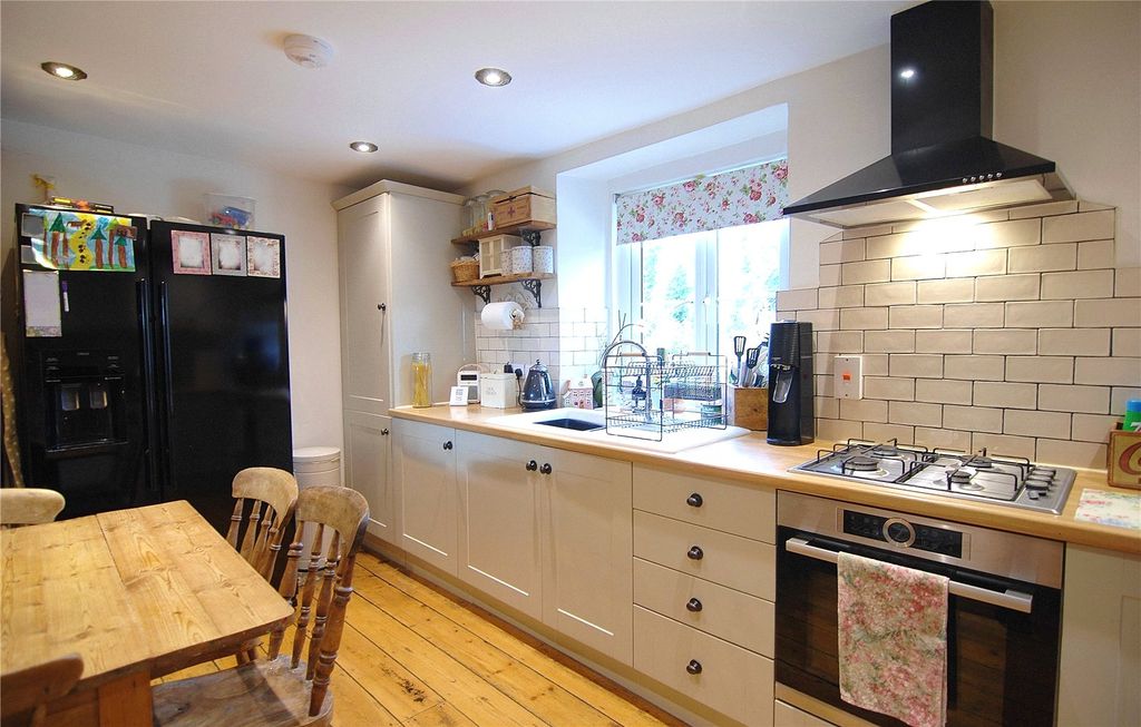 Property photo 2 of 28 Picture No. 41