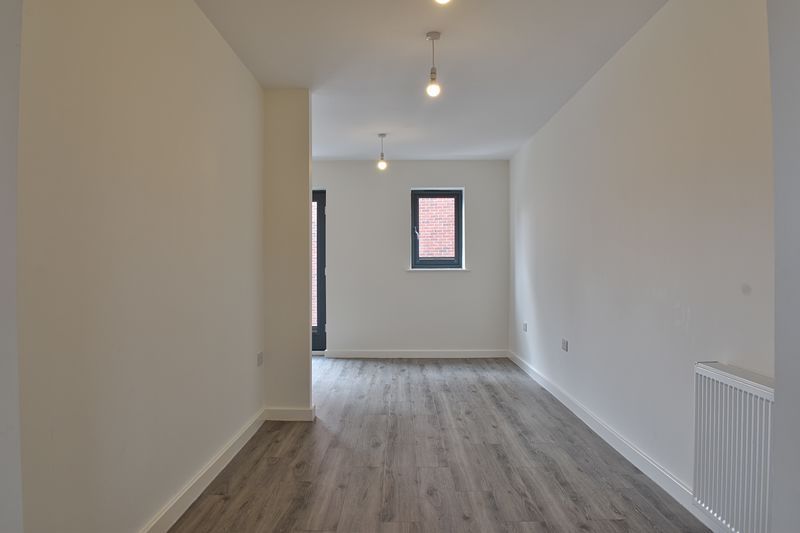 Property photo 3 of 17 Photo 9