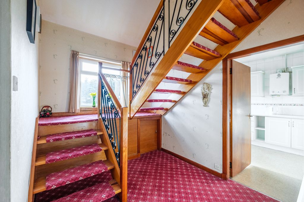 Property photo 3 of 35