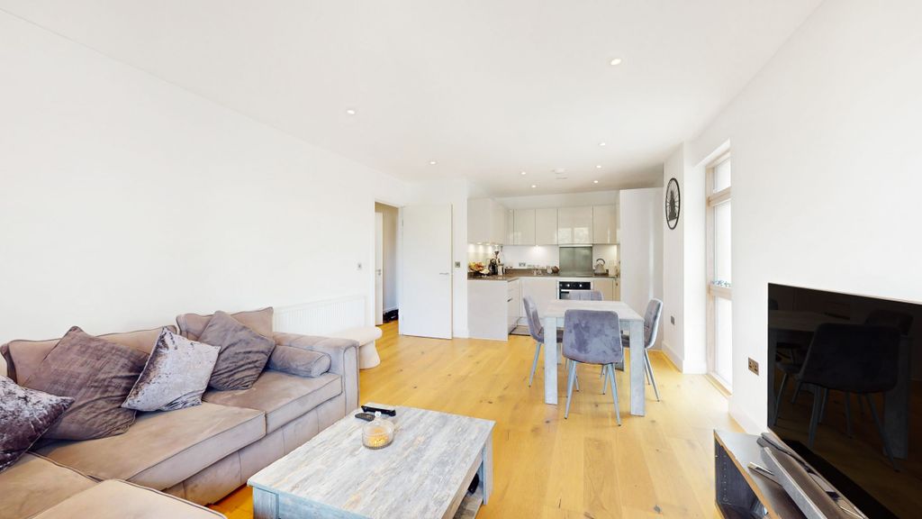 Property photo 3 of 10