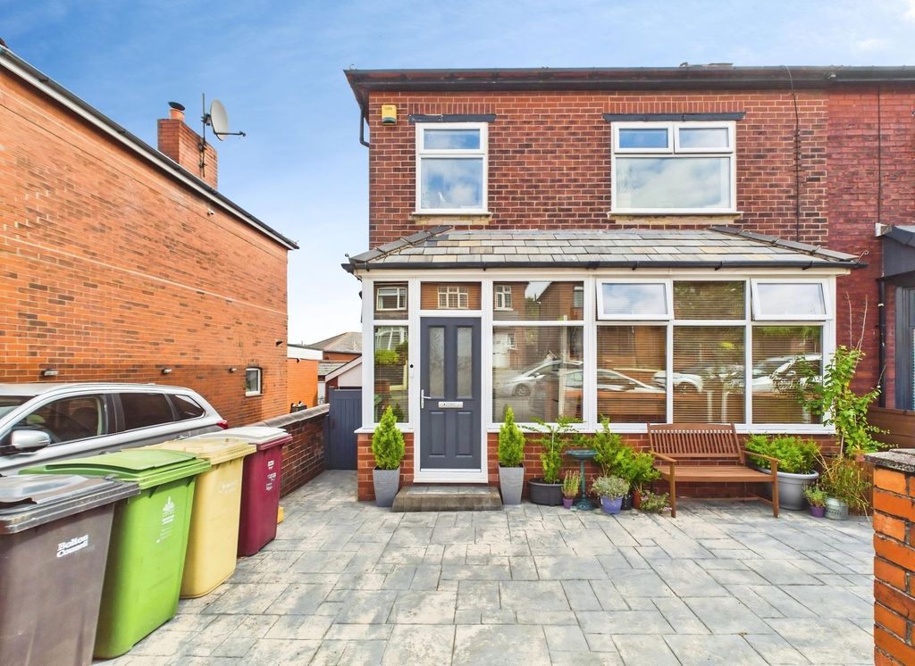Property photo 1 of 30