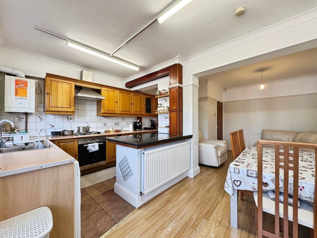 Property photo 3 of 15 Kitchen/Dining Area