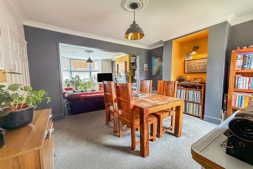 Property photo 3 of 19 Dining Room
