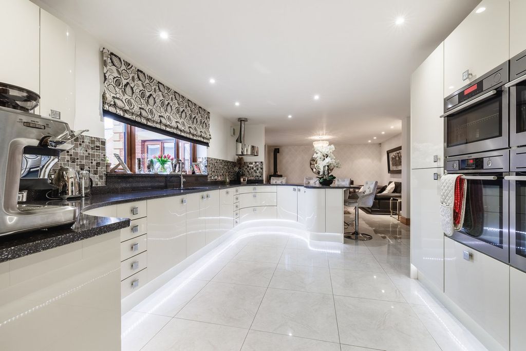Additional image 10 of 6 bed detached house for saleAber Llwchwr, Llangennech SA14