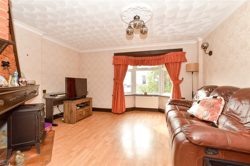 Property photo 2 of 14 Lounge