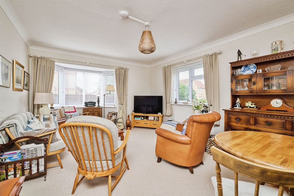Property photo 2 of 12