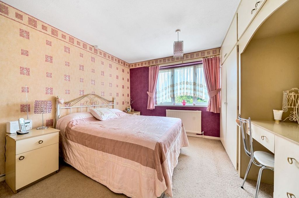 Property photo 3 of 23 13585322068d28Aa41E57c