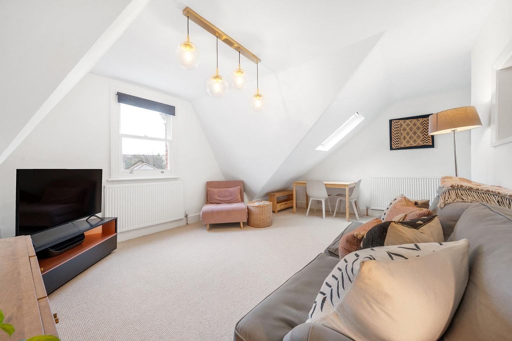 Property photo 2 of 11 Reception (3).Jpg