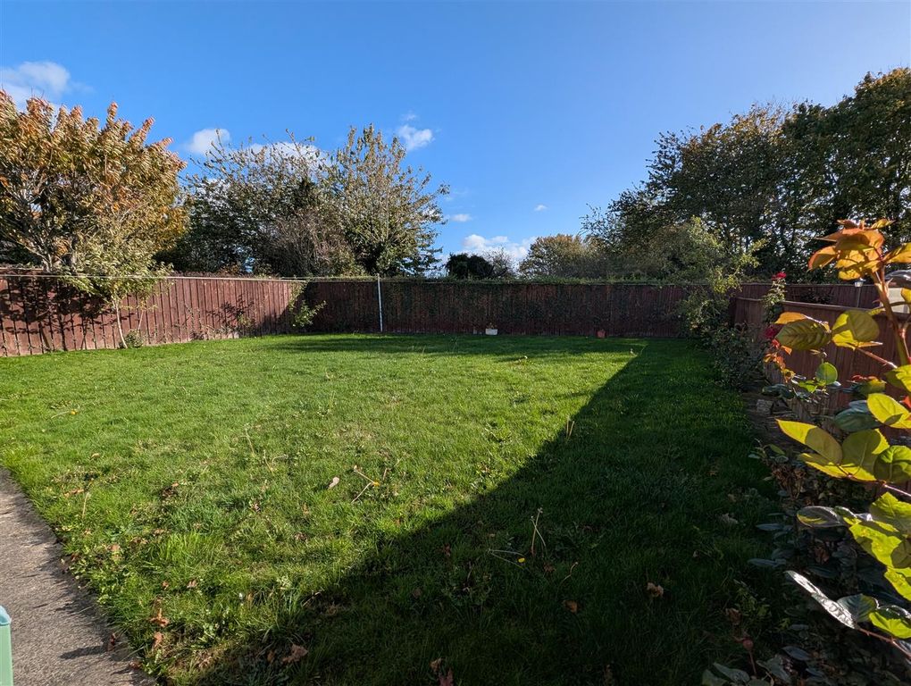 Property photo 2 of 10 Externally