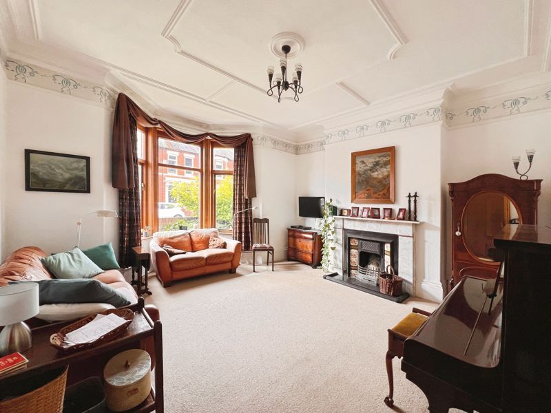 Property photo 3 of 17 Photo 6