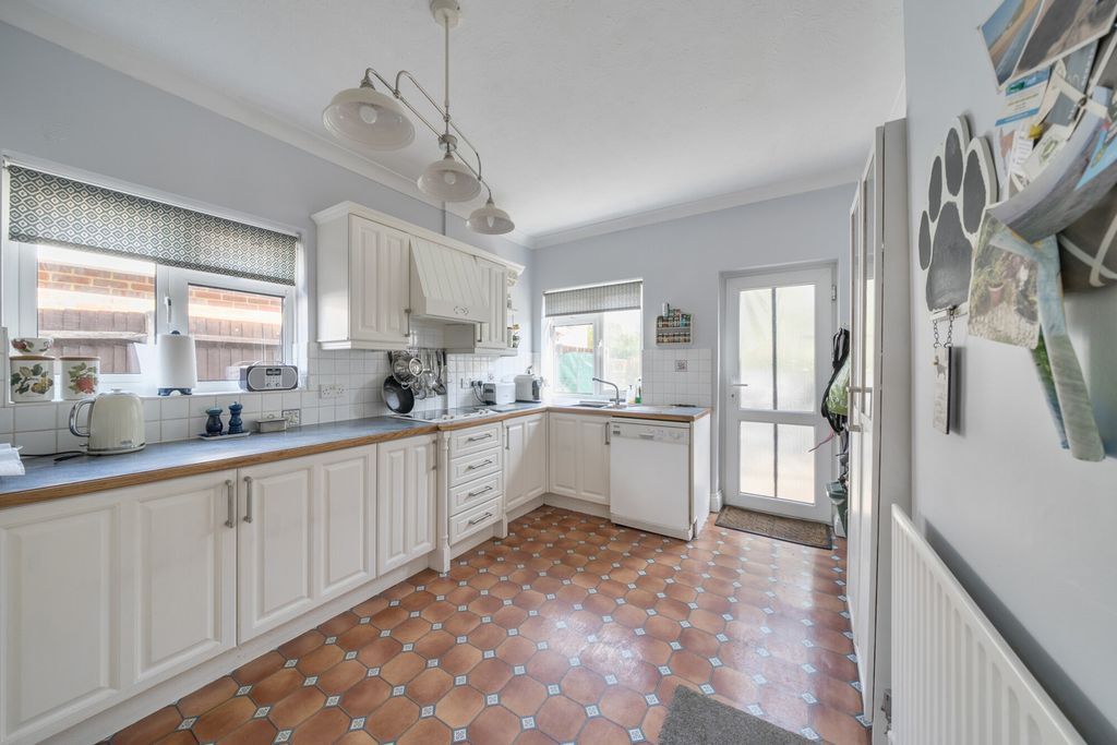 Property photo 3 of 20 1359724-10-68Da99...