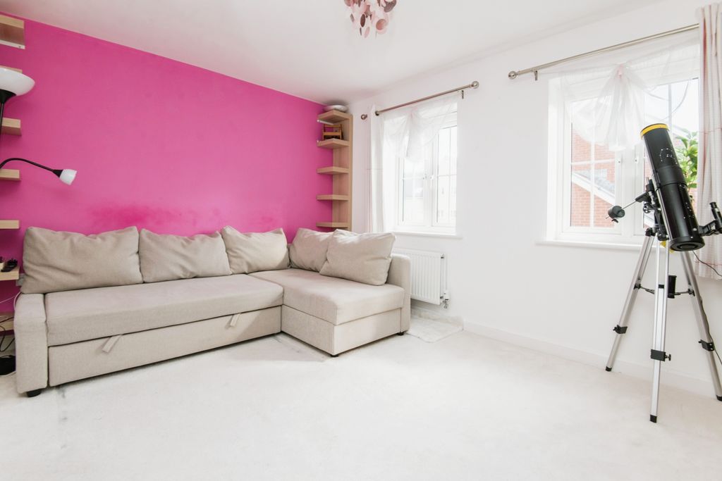Property photo 2 of 17 Photography