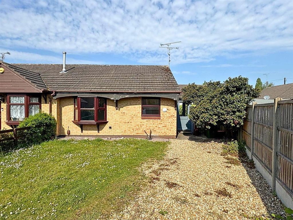 Property photo 1 of 8 Outside