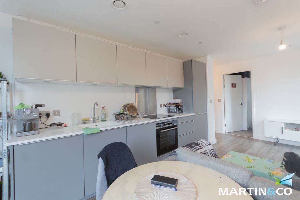 Property photo 3 of 11 6