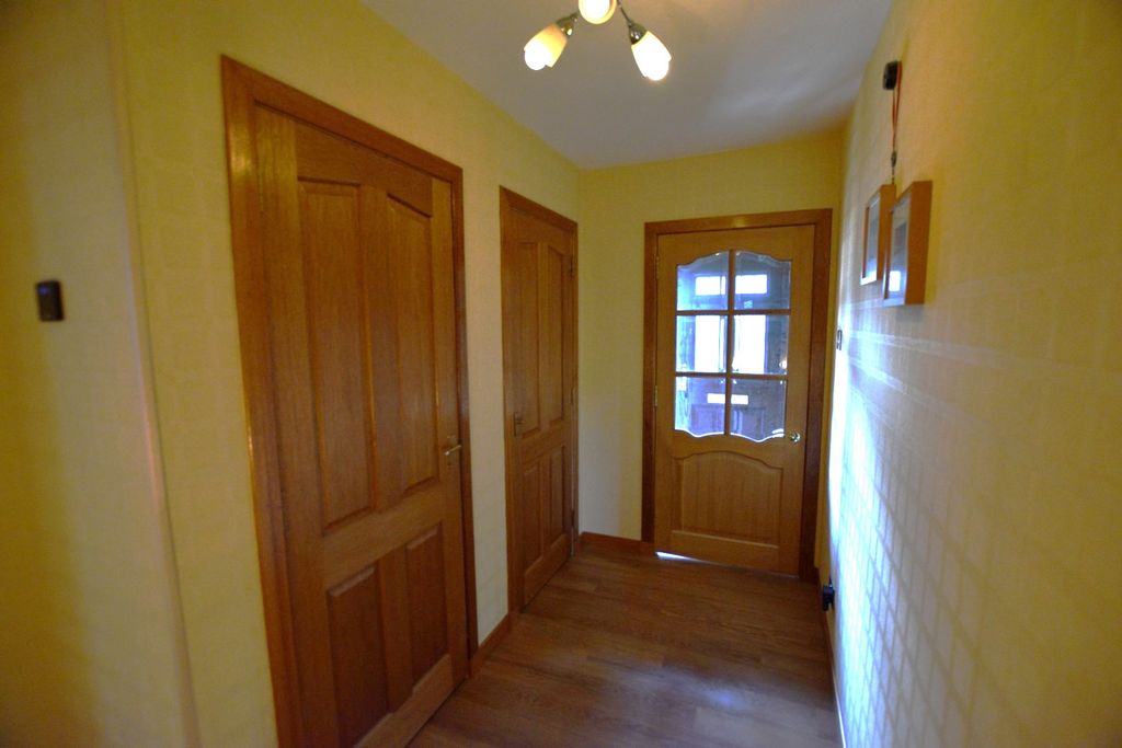 Property photo 2 of 27