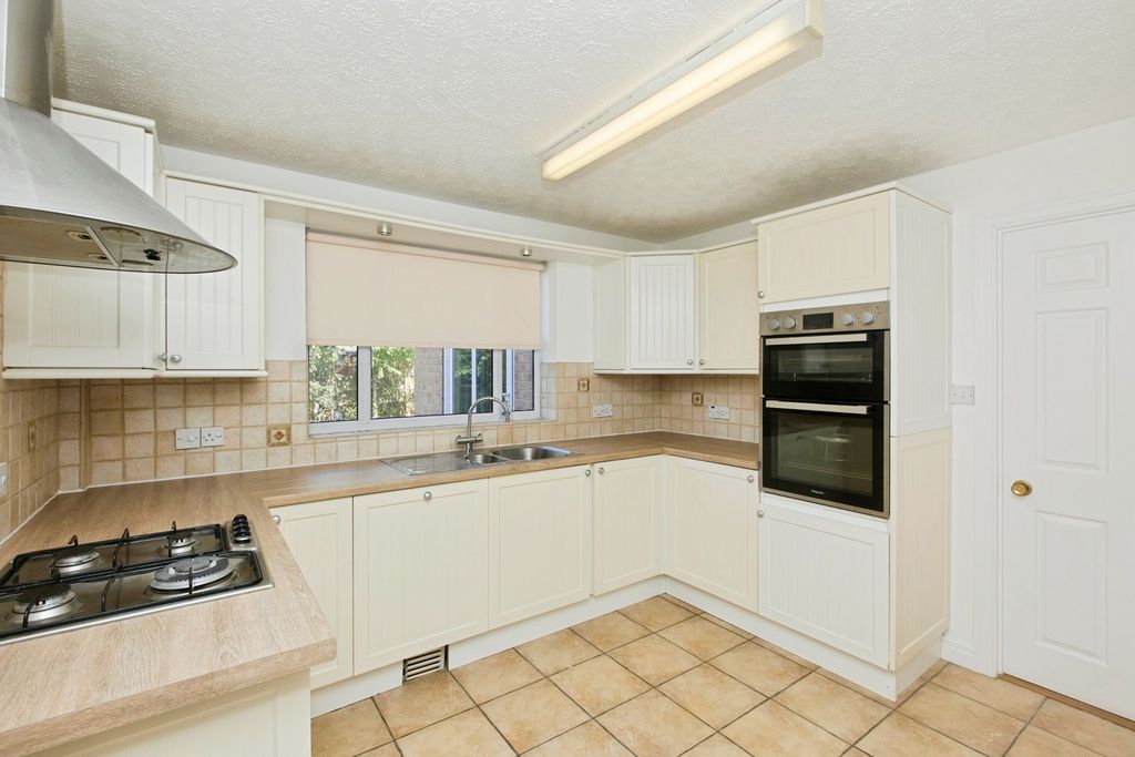 Property photo 3 of 17 Pbox-Img.Jpg