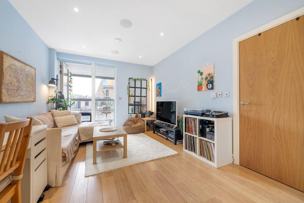 Property photo 1 of 11 Reception-Kitchen (4).Jpg