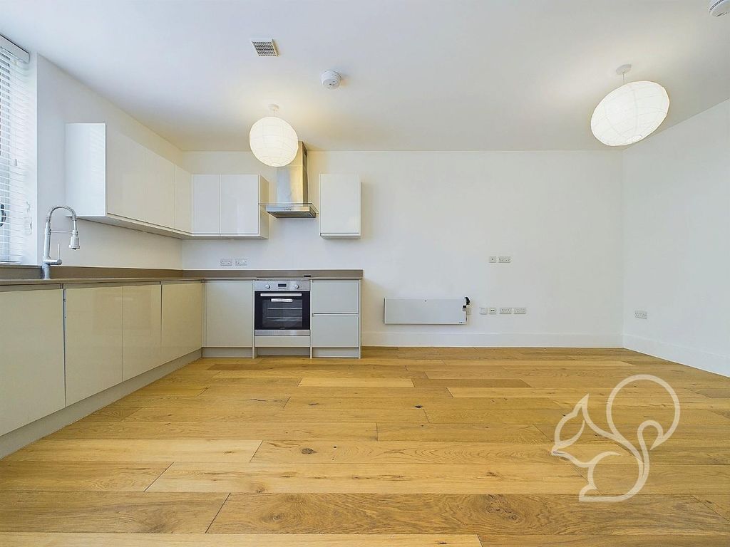 Property photo 2 of 12 Cam01659G0-Pr0106-Still015.Jpg