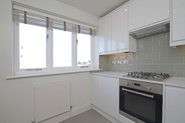 Property photo 3 of 6 Flat 3 Kitchen