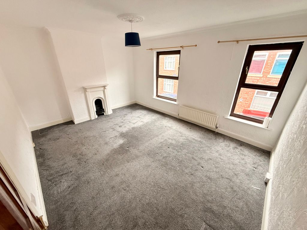 Property photo 2 of 20 Image