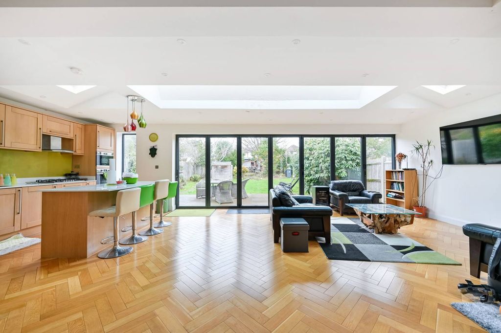 Property photo 2 of 12