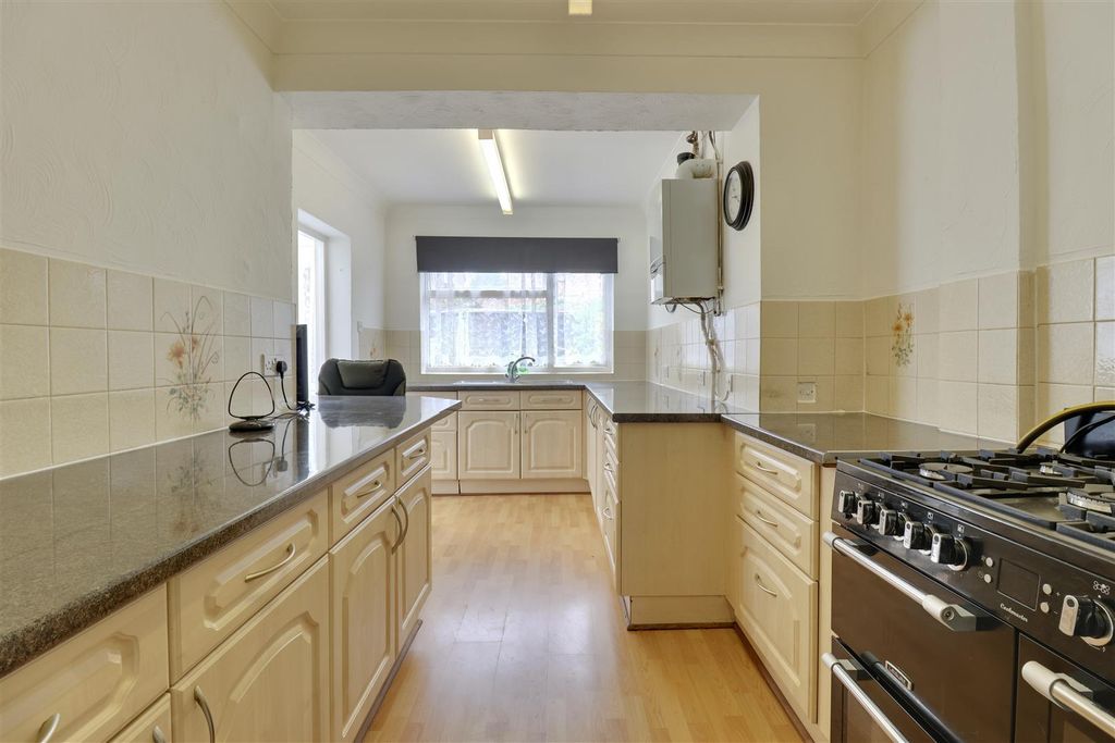 Property photo 3 of 13 B76C7Bf3-5Df6-47Da-B36F-Fd06Bea3C122_1_201_A.Jpeg