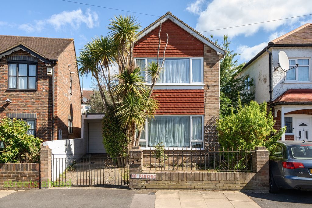 Property photo 1 of 13 26c4F929-2663-4A6...