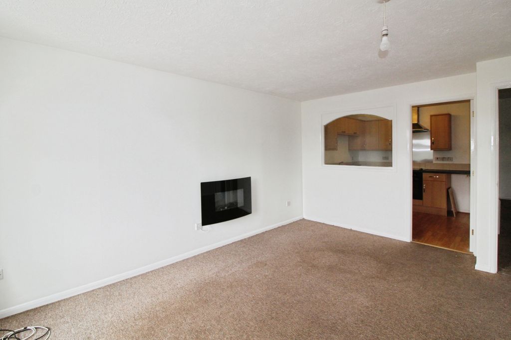 Property photo 3 of 8