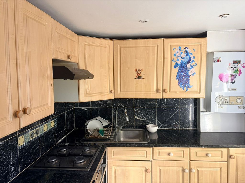 Property photo 2 of 8