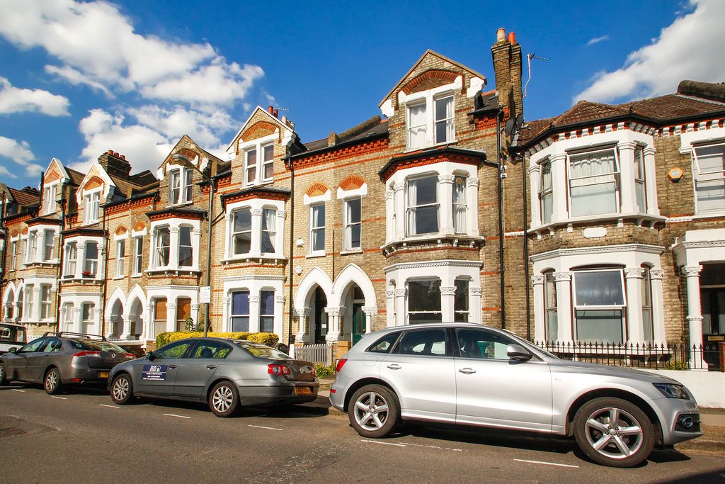 Property photo 1 of 7