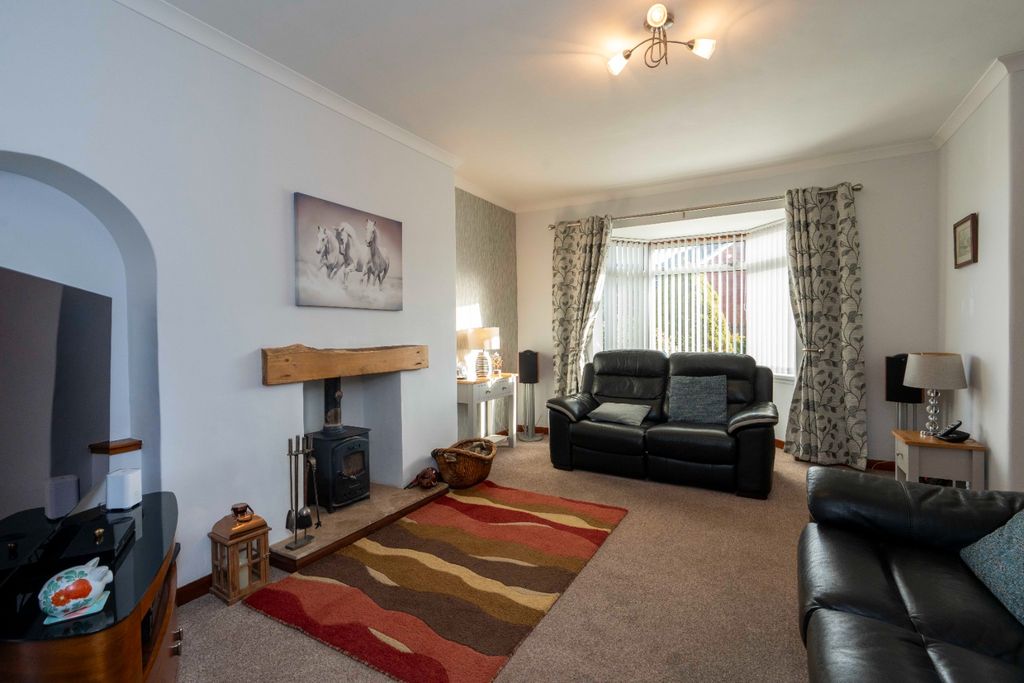 Property photo 2 of 26 4576483