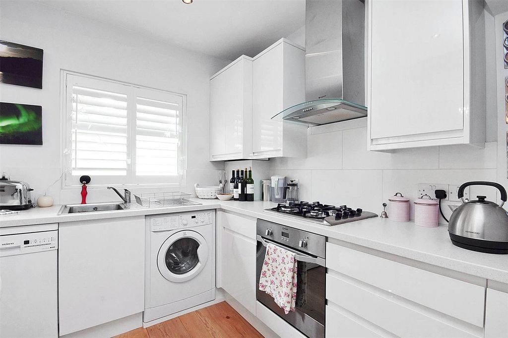 Property photo 2 of 14 Kitchen