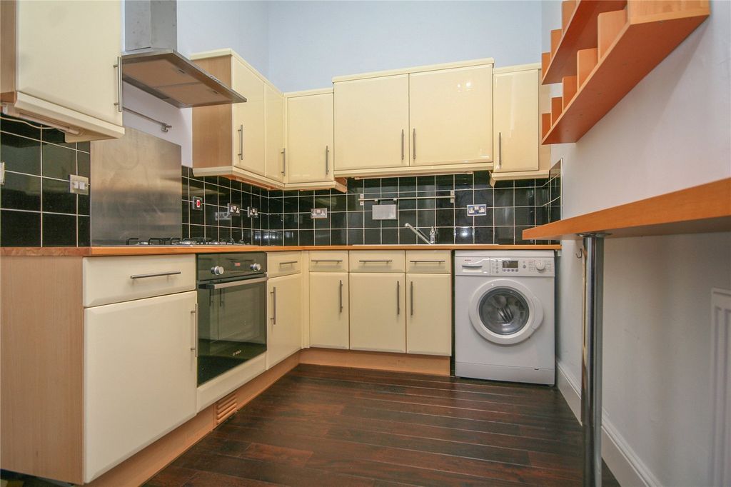 Property photo 3 of 11 Picture No. 31