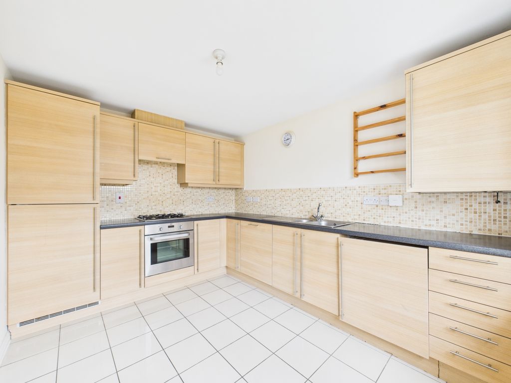 Property photo 2 of 18 Kitchen