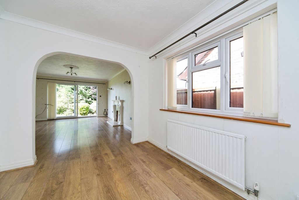 Property photo 3 of 17 Dining Room/Lounge