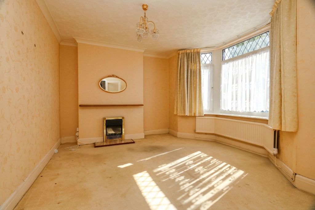 Property photo 3 of 27