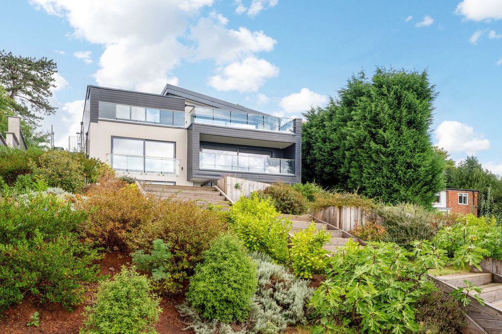 Property photo 1 of 27