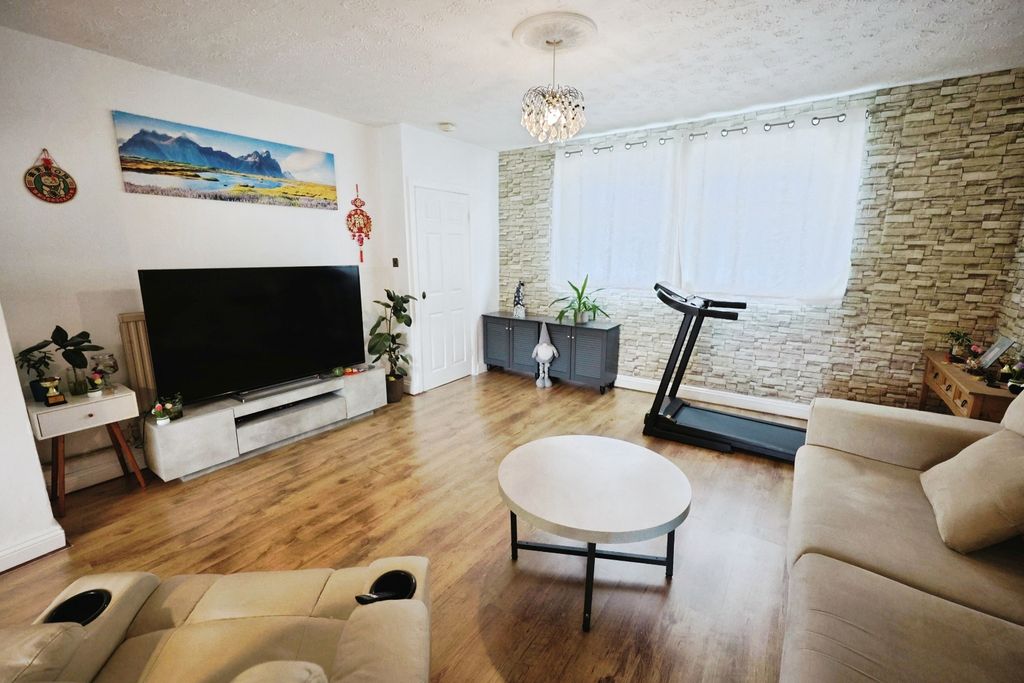 Property photo 2 of 13 Pbox-Img.Jpg