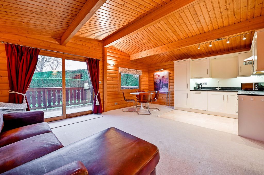 Property photo 3 of 10 Picture No. 06