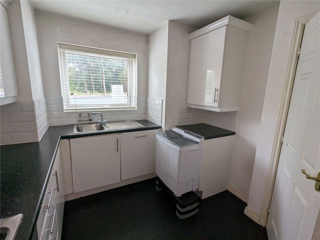 Property photo 3 of 13 Kitchen