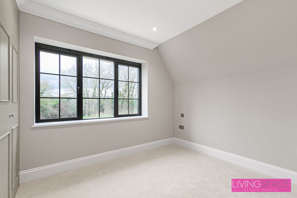 Property photo 2 of 30