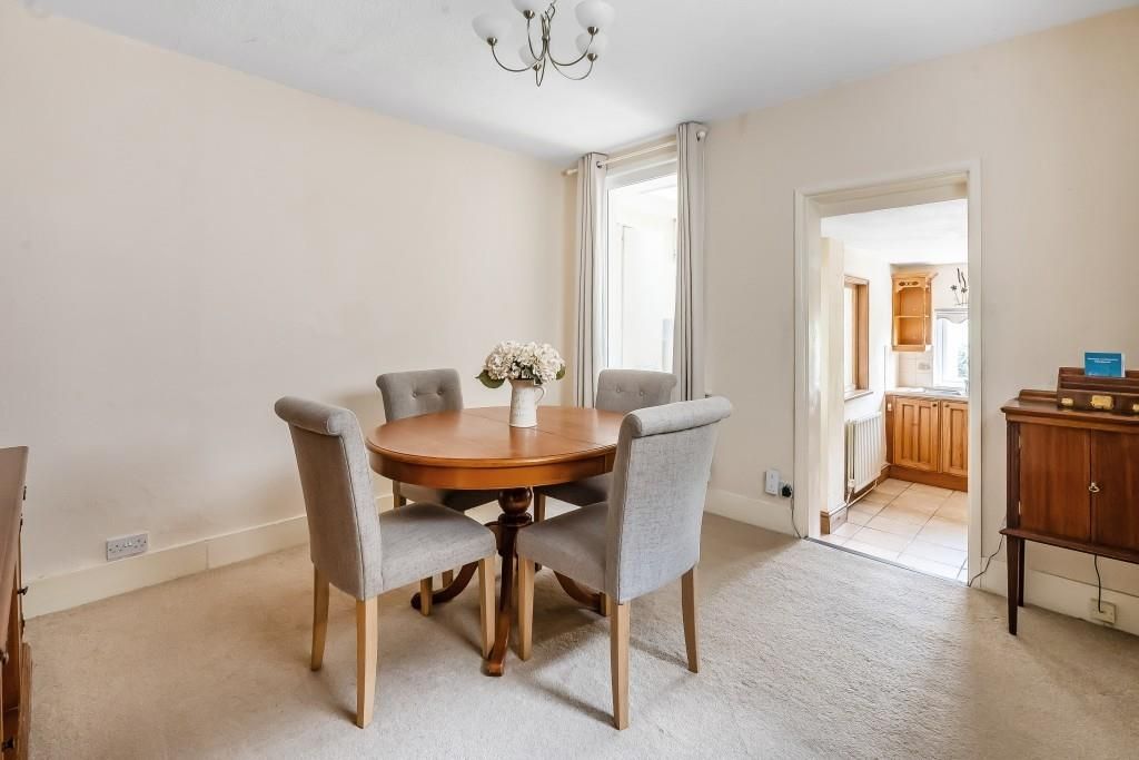 Property photo 3 of 18 94-Rothes-Road-3.Jpg