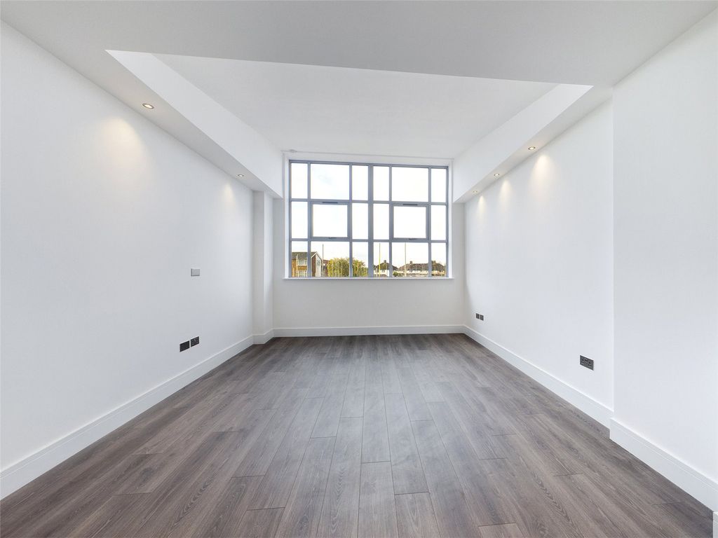 Property photo 3 of 10 Picture No. 04