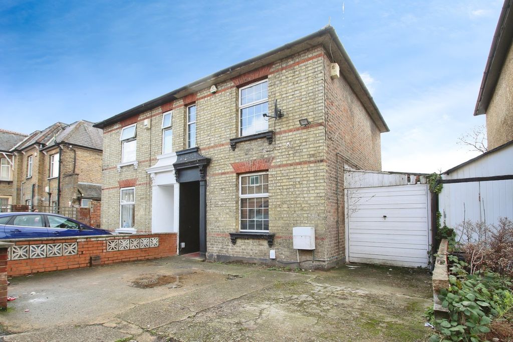 Property photo 1 of 25